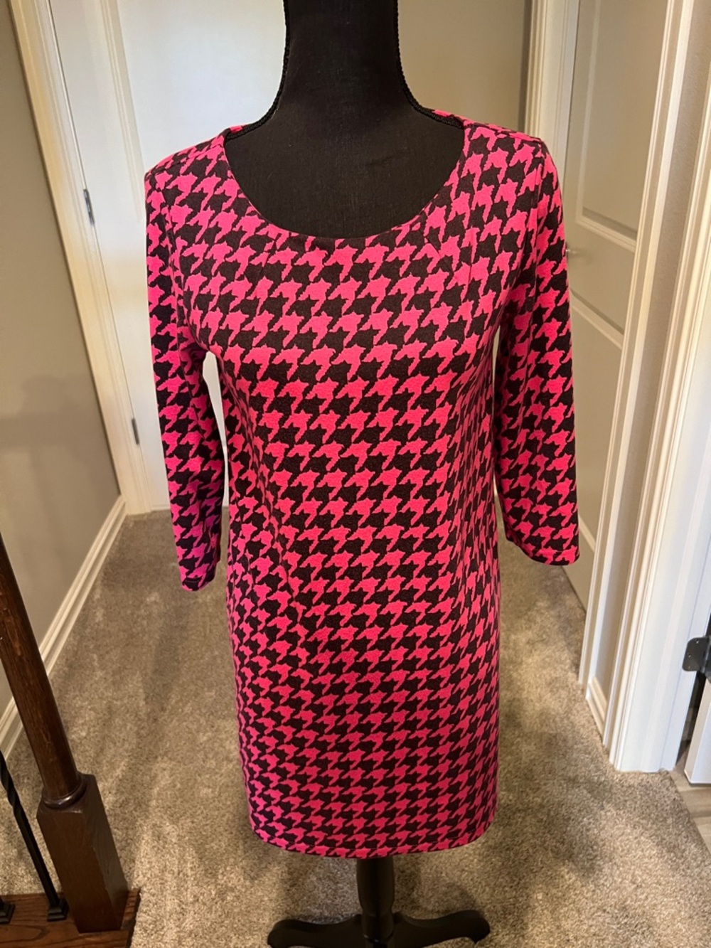 H&M Pink and Black Houndstooth Long Sleeve Shift Dress